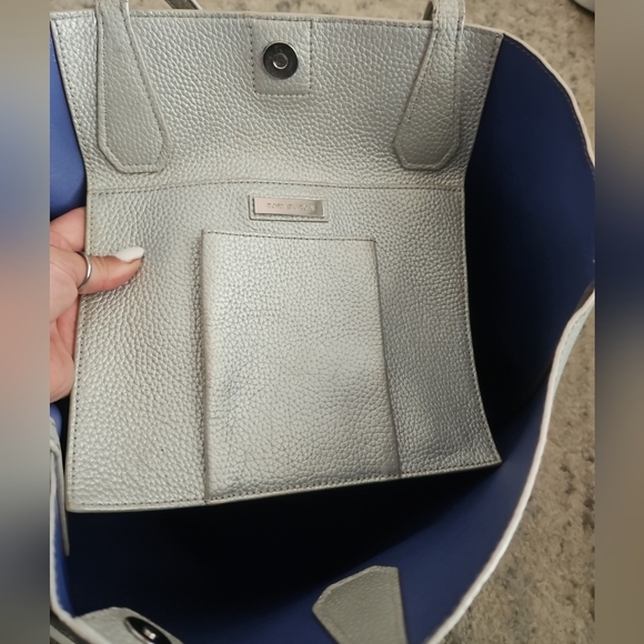 Tory Burch Silver Metallic Pebbled Leather Perry Large Tote Bag - Picture 10 of 16